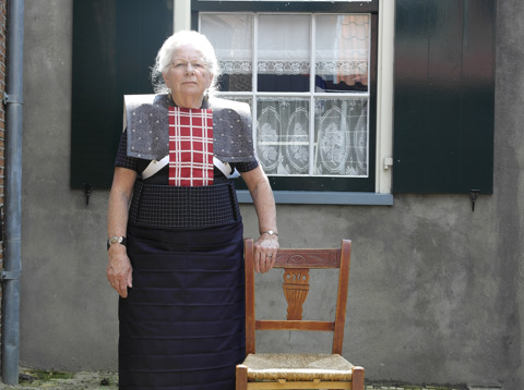 Hendrikje Kuis met een zondagse kraplap in de zware rouw, of rouw in jaren