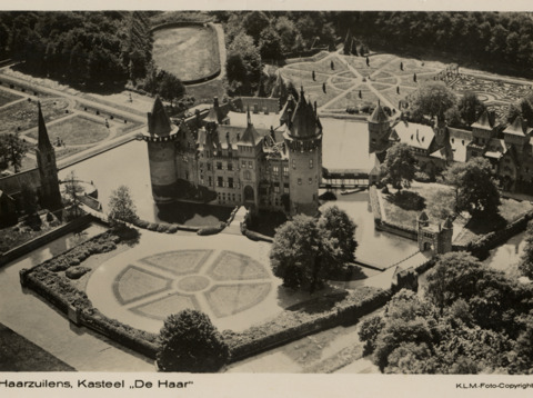 Luchtfoto van het Kasteel de Haar