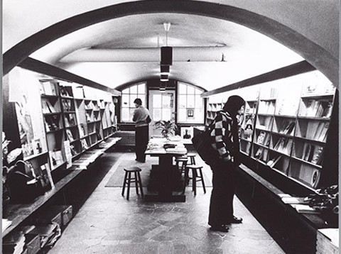 Interieur van De Heksenkelder aan Oudegracht 261 in Utrecht, 1975.