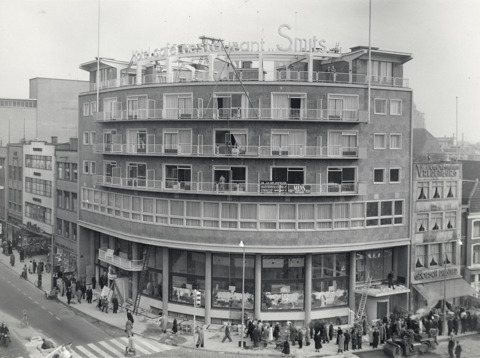 Het bijna voltooide nieuwe Hotel Smits