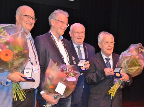 De ‘peetvaders’ van Wi-Fi onderscheiden met de Stadspenning Nieuwegein