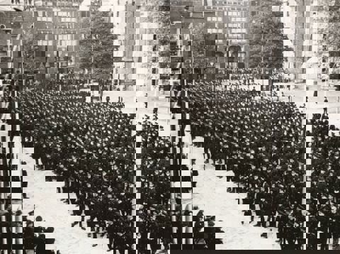 De Weer-Afdeling van de NSB op het Domplein