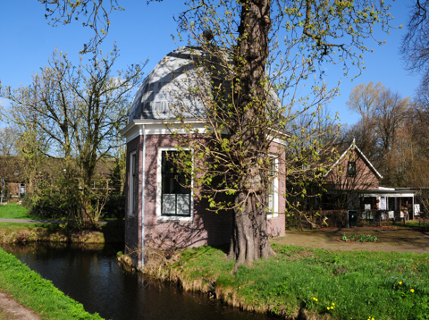 Theekoepel van de voormalige buitenplaats Roosendaal