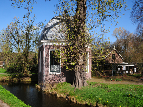 Theekoepel van de voormalige buitenplaats Roosendaal