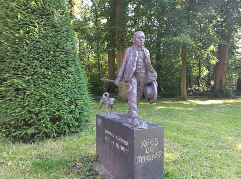 Standbeeld van Dudok de Wit aka Kees de Tippelaar