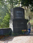 Monument van Frans vertrek aan de Tolsteegbarrière