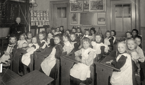 Meisjes in een klas 1915