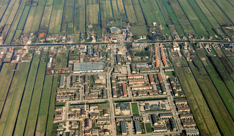 Luchtfoto van Benschop (gemeente Lopik), uit het zuidoosten
