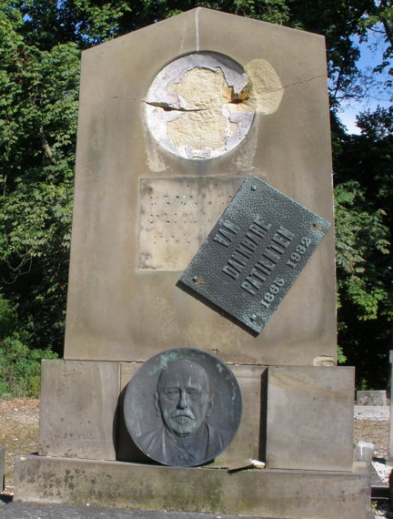 Vervallen graf Algemene Begraafplaats Hogewal