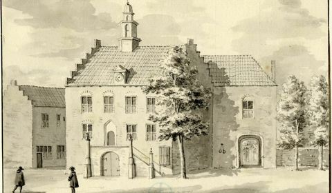 Gezicht op het raadhuis en de IJsselpoort te Montfoort