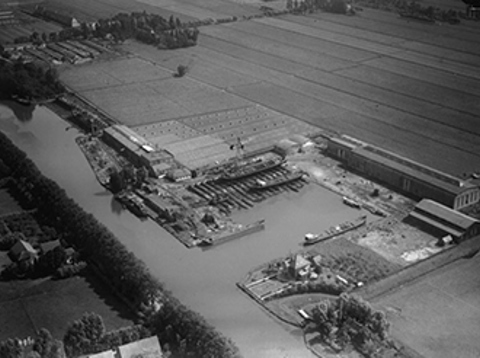 Luchtfoto de Liesbosch aan het Merwedekanaal