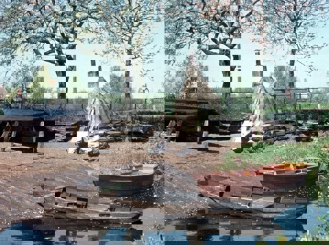 Stookhok voor pek bij scheepswerf Maarsseveen