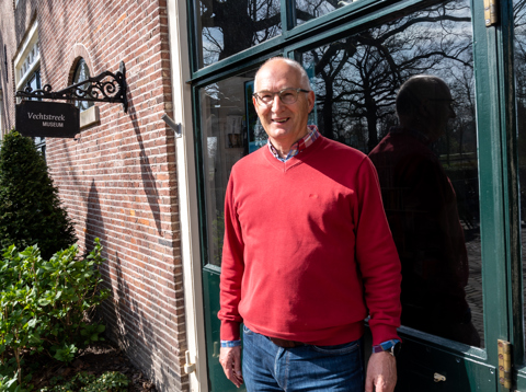 Piet Oudhof, buiten bij het Vechtstreekmuseum