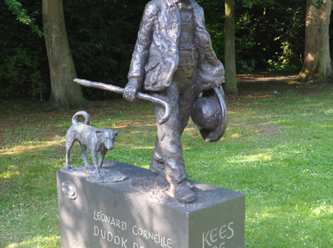 Slangevecht Kees de Tippelaar standbeeld