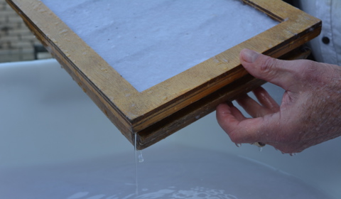 Papier in het schepraam