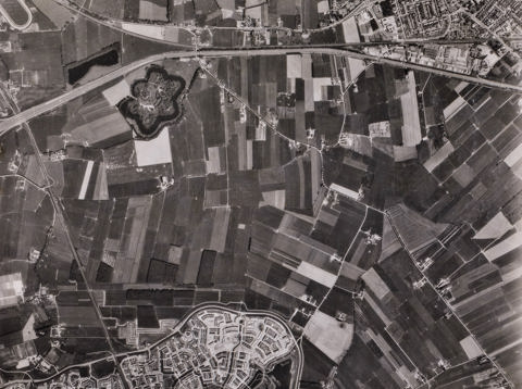 Luchtfoto Vanuit Het Westen Van Het Gebied Tussen Houten En Bunnik, Met Fort Vechten