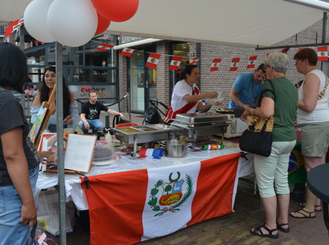 Peruaanse cultuur bij Keti Koti in Spakenburg